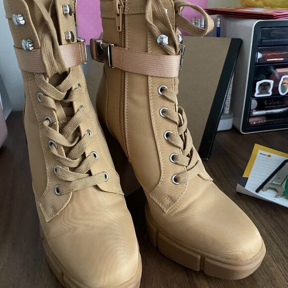 Steve Madden Beige Combat Heel Boots - Size 8 - Renegade-pc - Picture 3 of 4